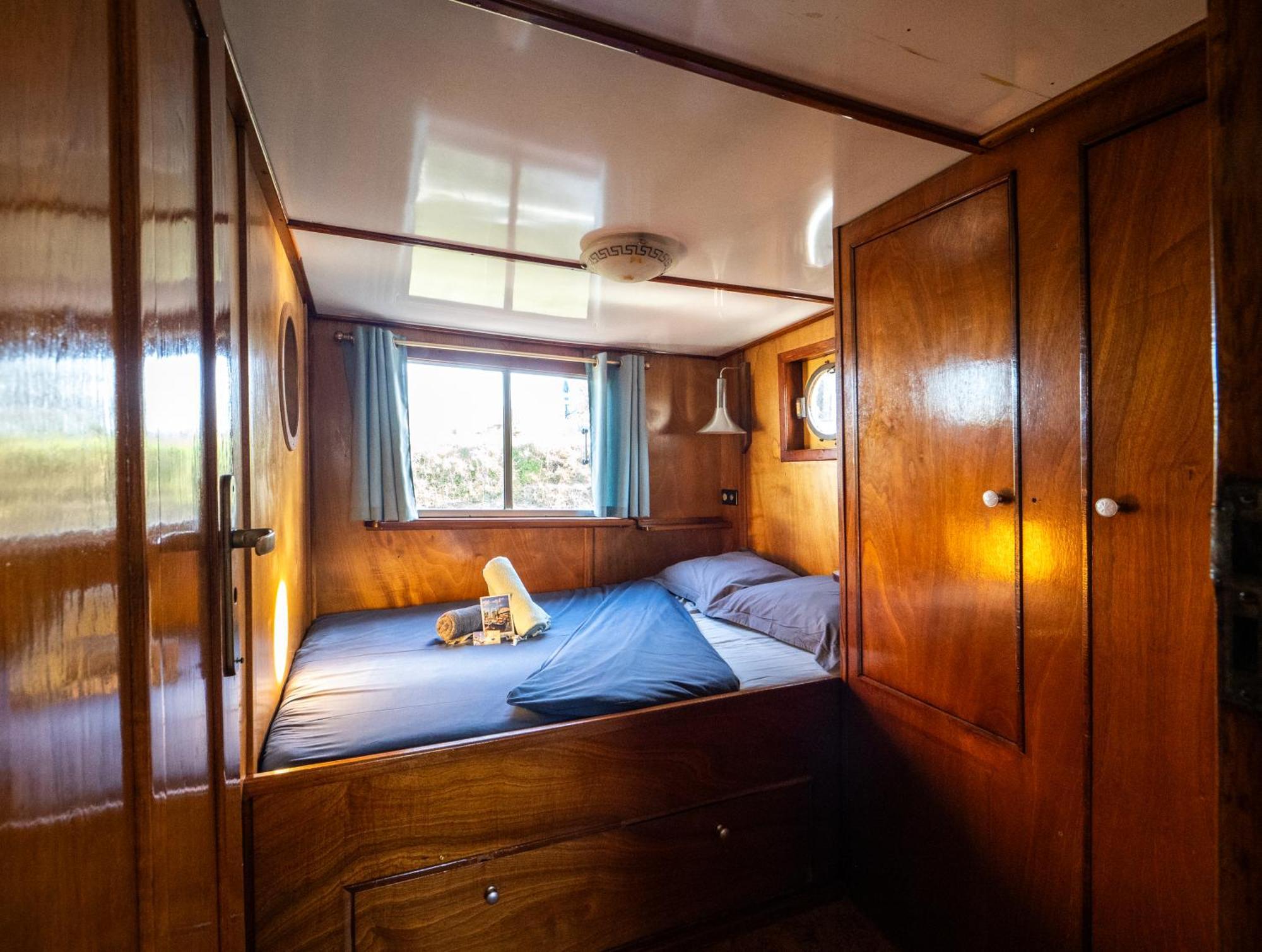 Boat 'Opoe Sientje' Bed & Breakfast Наймеген Екстериор снимка
