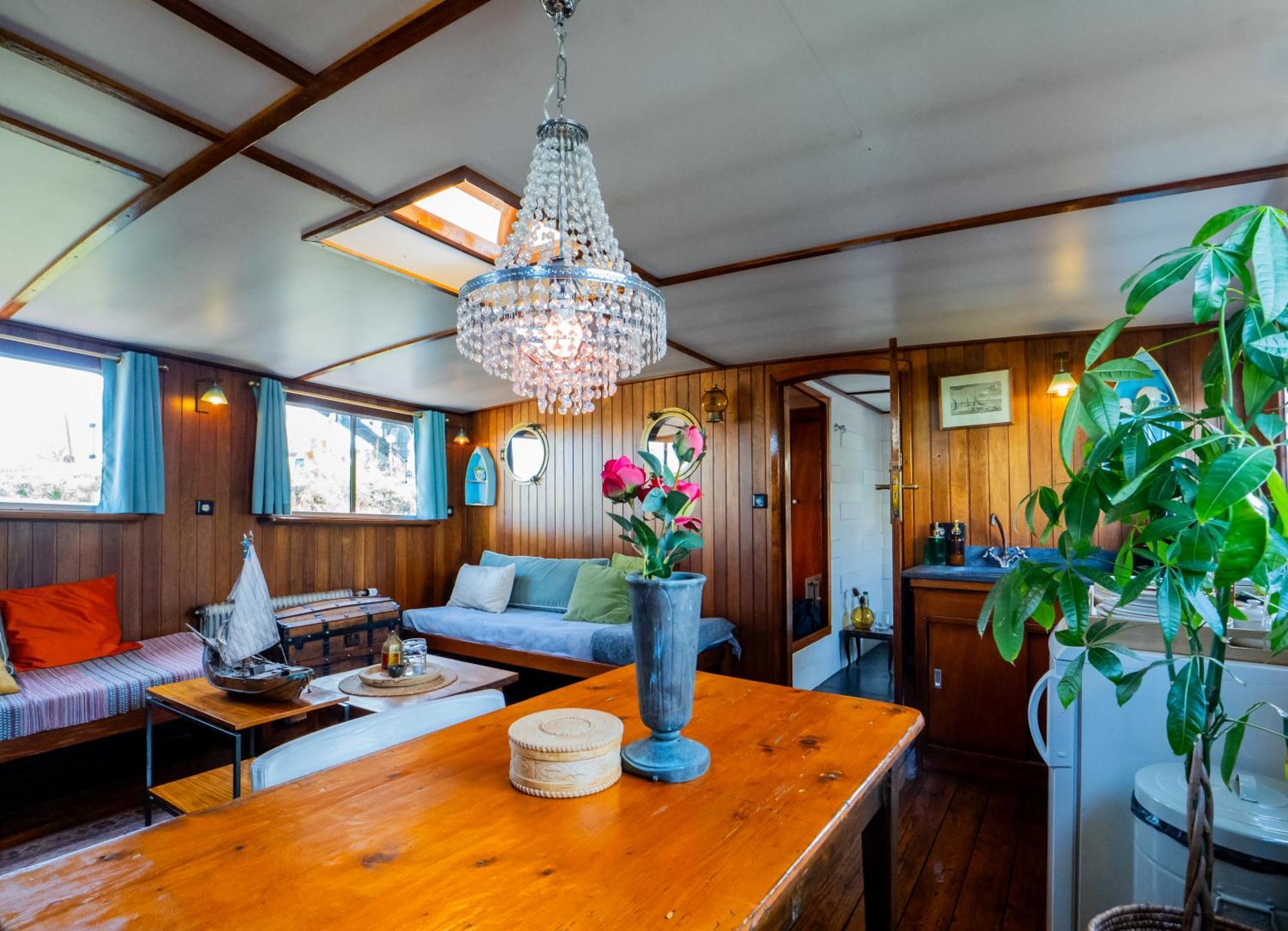 Boat 'Opoe Sientje' Bed & Breakfast Наймеген Екстериор снимка