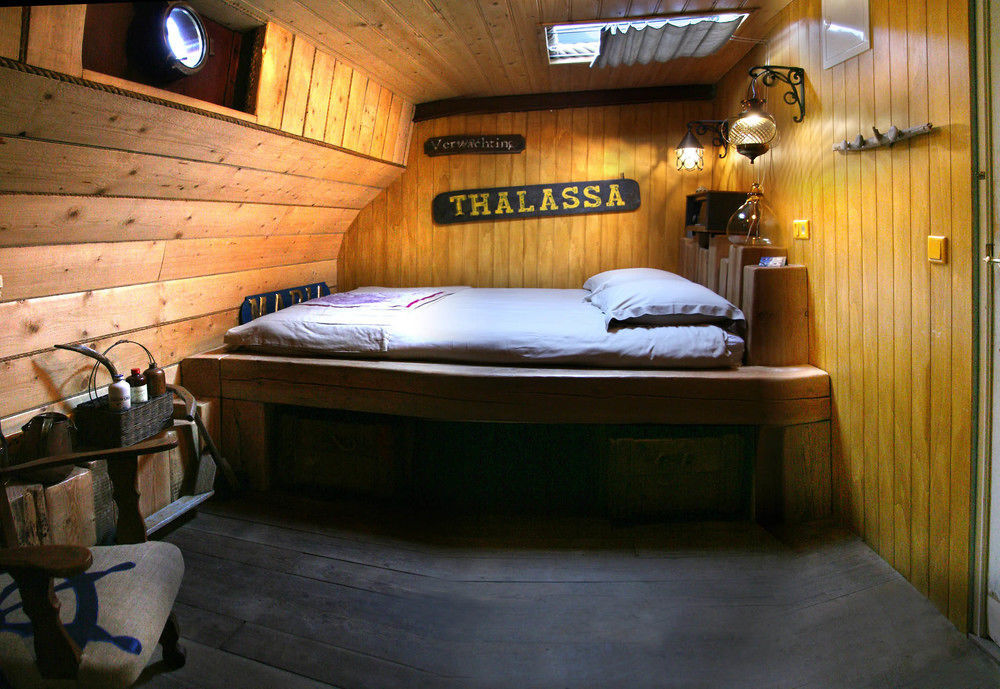 Boat 'Opoe Sientje' Bed & Breakfast Наймеген Екстериор снимка